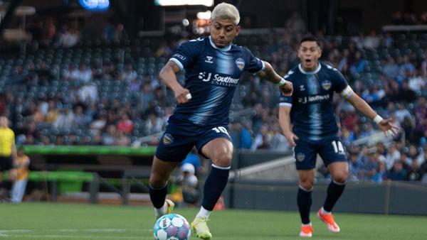 Amando Moreno leads Locomotive past Las Vegas featured image