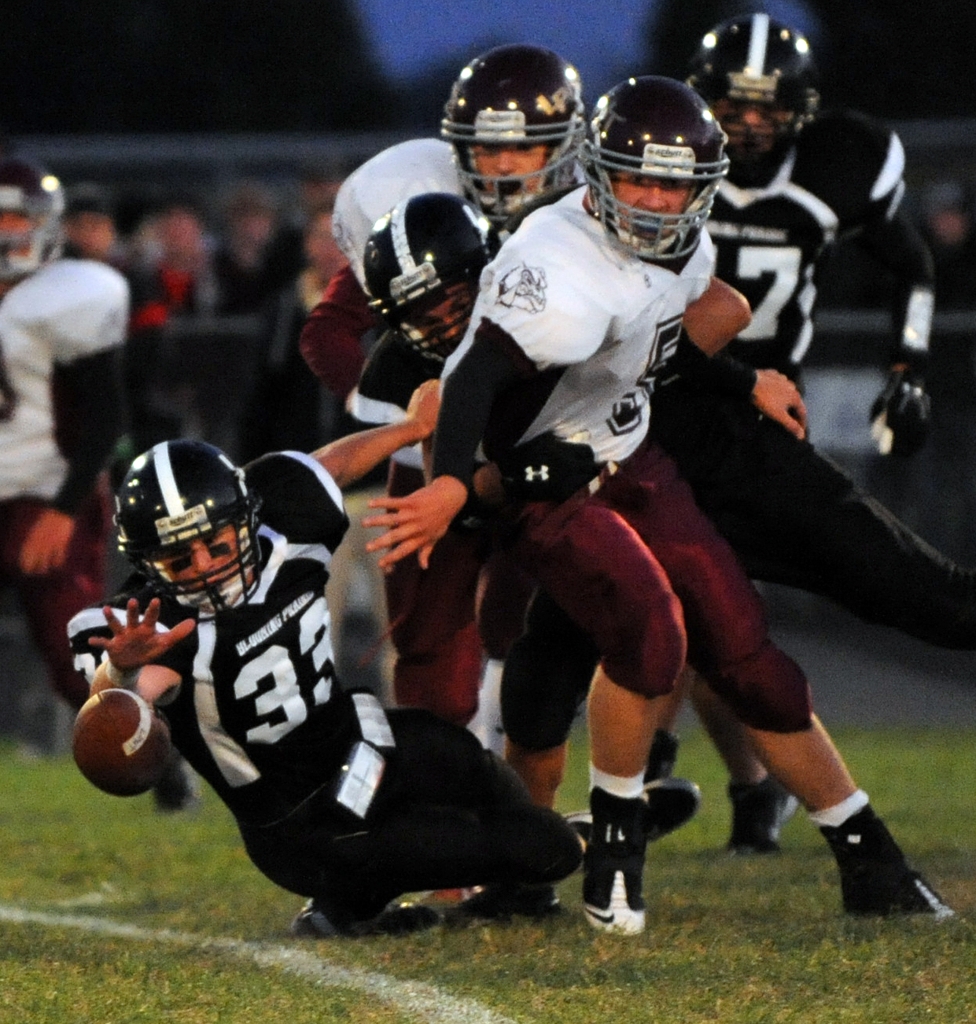 Lester Prairie/Holy Trinity at Blooming Prairie Photos MN Football