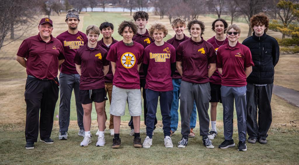 Minneapolis Roosevelt High School boys golf team posing for a team photo at Hiawatha Golf Course.